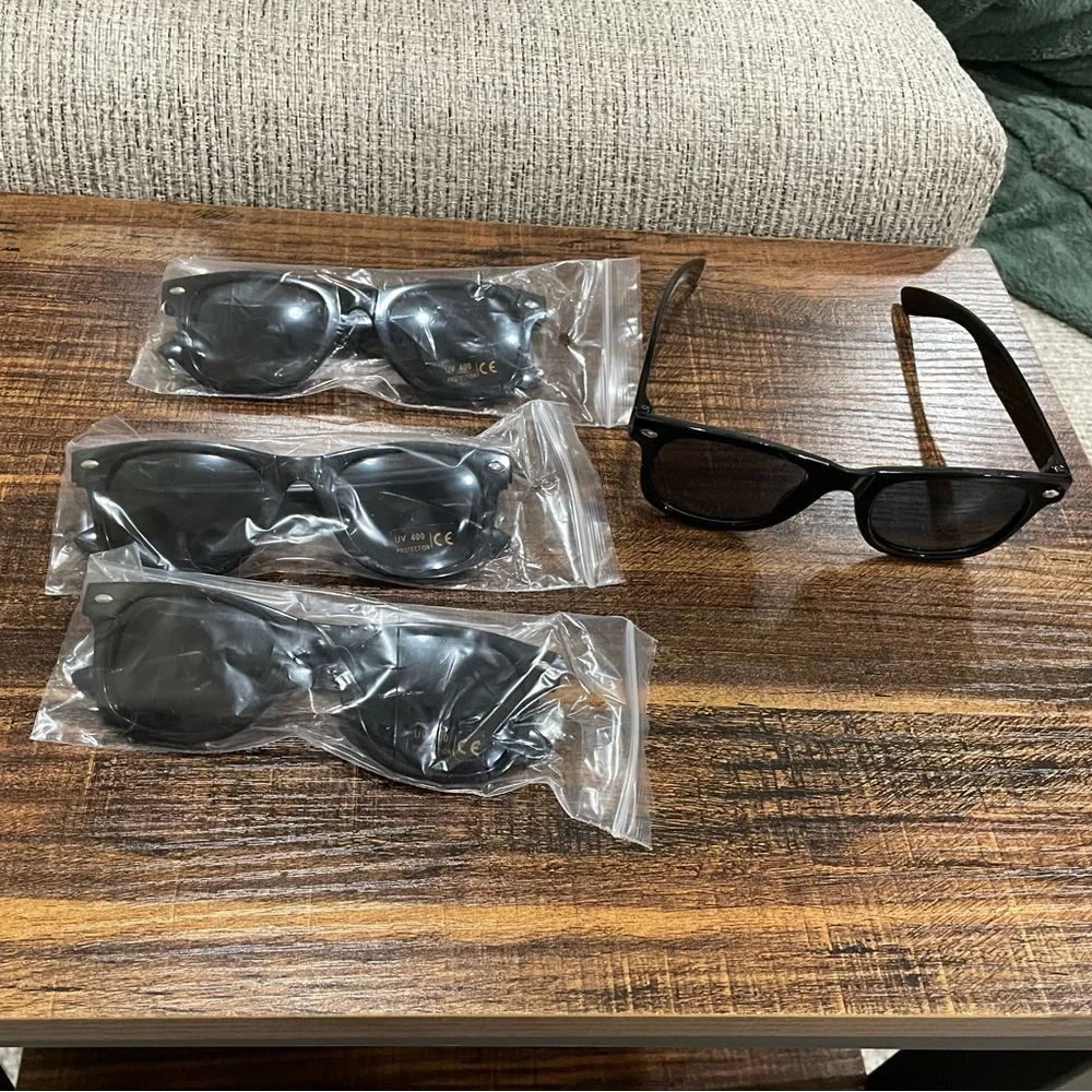 {SHEIN} 4-Pack Kids Party Favor Unisex Sunglasses, Black